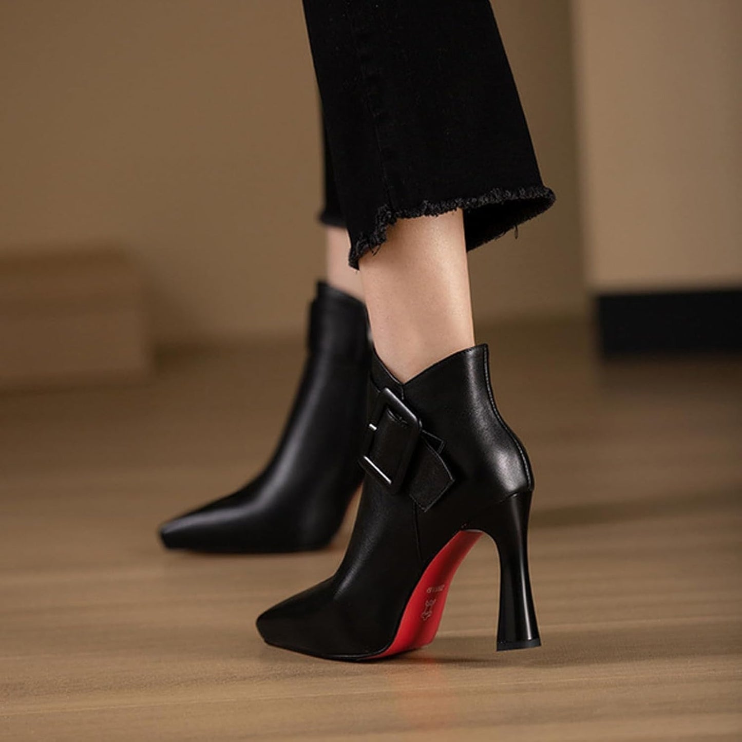 Aveline | Botines con tacón y hebilla oversize